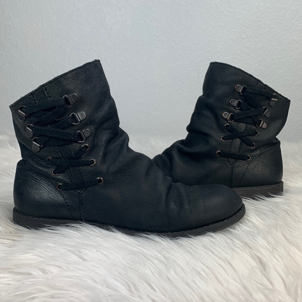 Nine West Black leather bootie 7.5